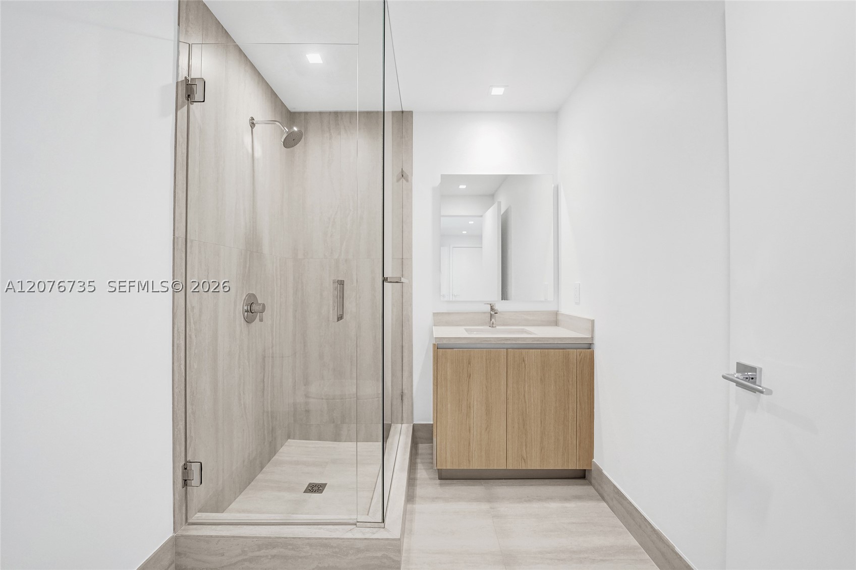 2411 Laguna Circle #2511, North Miami FL 33181