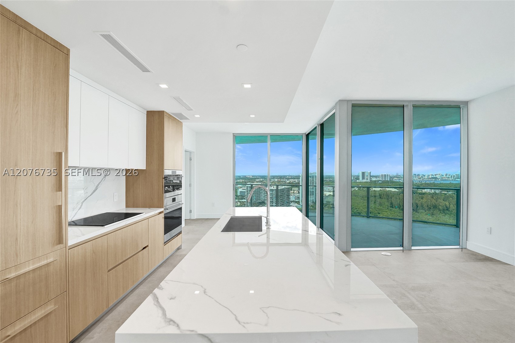 2411 Laguna Circle #2511, North Miami FL 33181