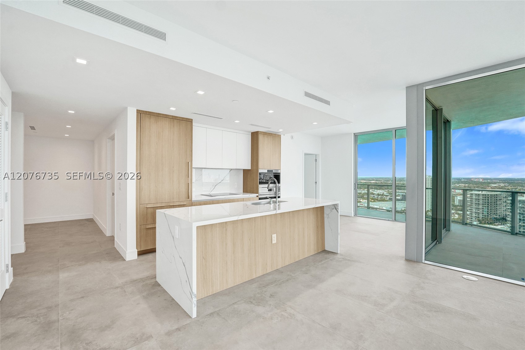 2411 Laguna Circle #2511, North Miami FL 33181