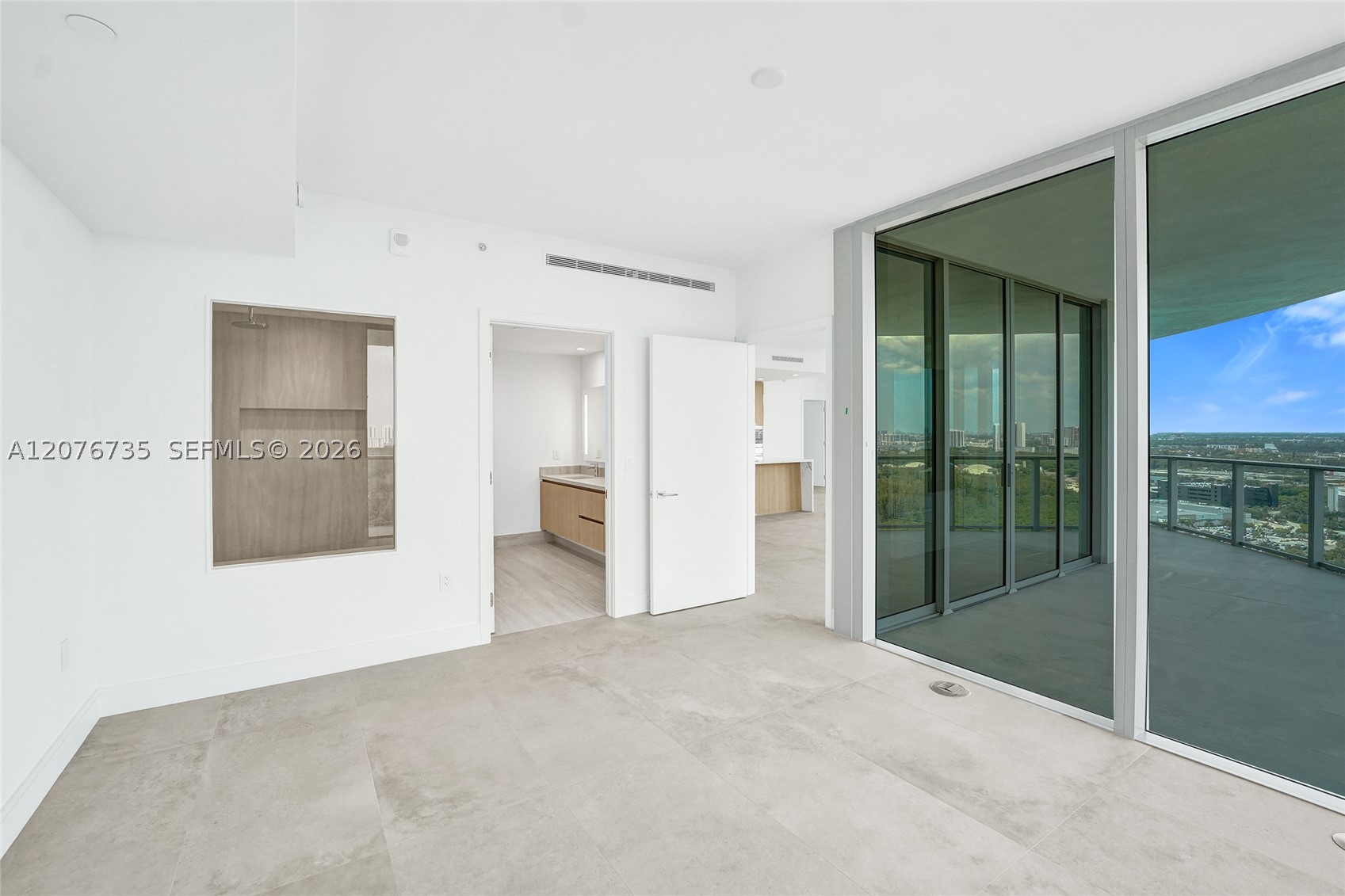 2411 Laguna Circle #2511, North Miami FL 33181