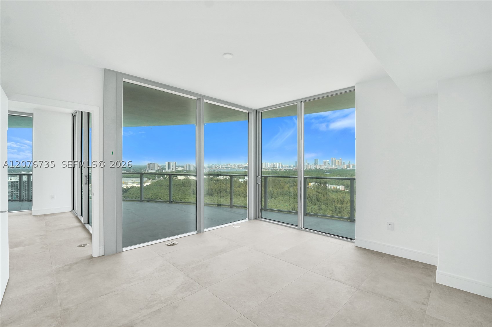 2411 Laguna Circle #2511, North Miami FL 33181