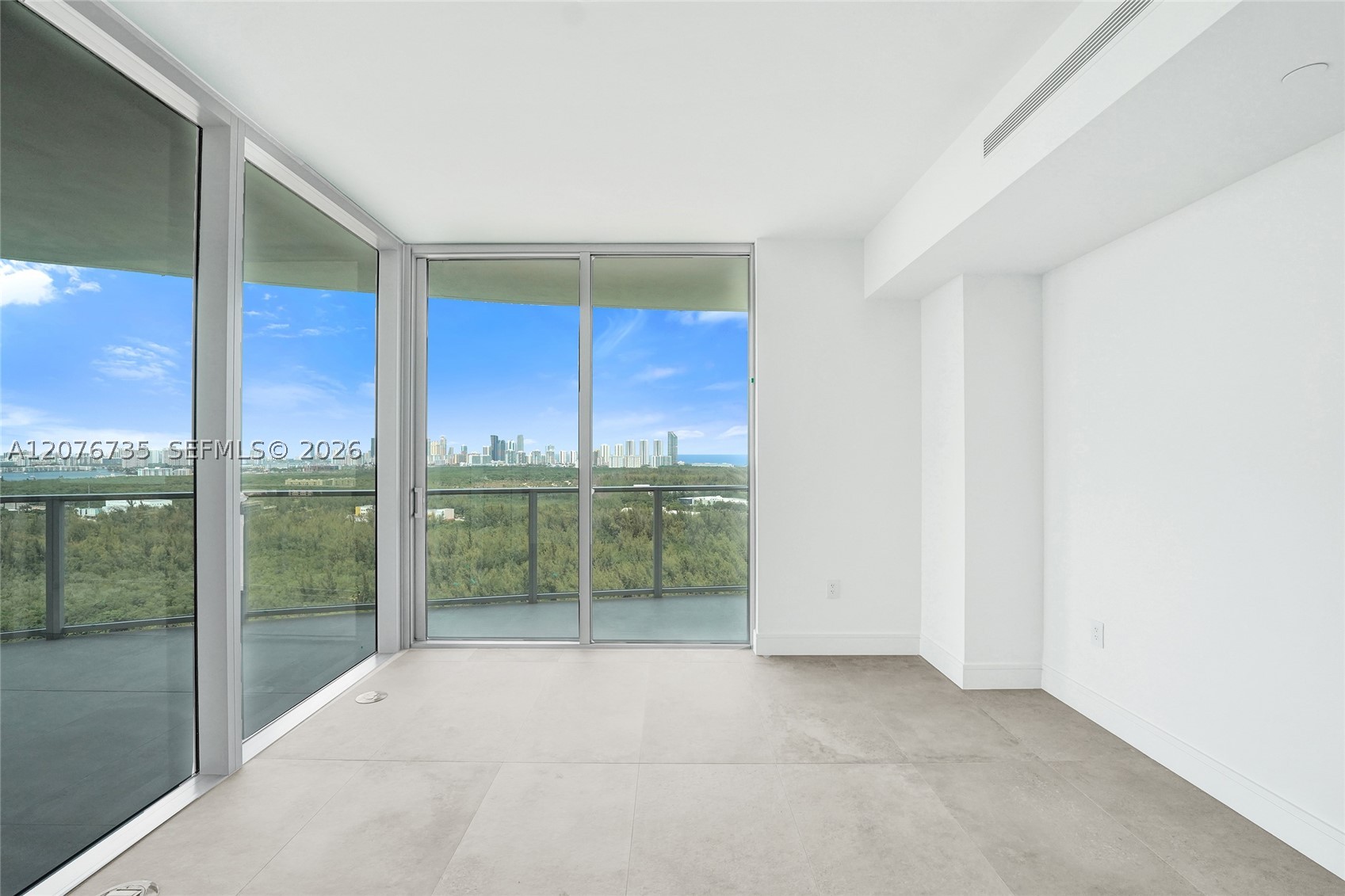 2411 Laguna Circle #2511, North Miami FL 33181
