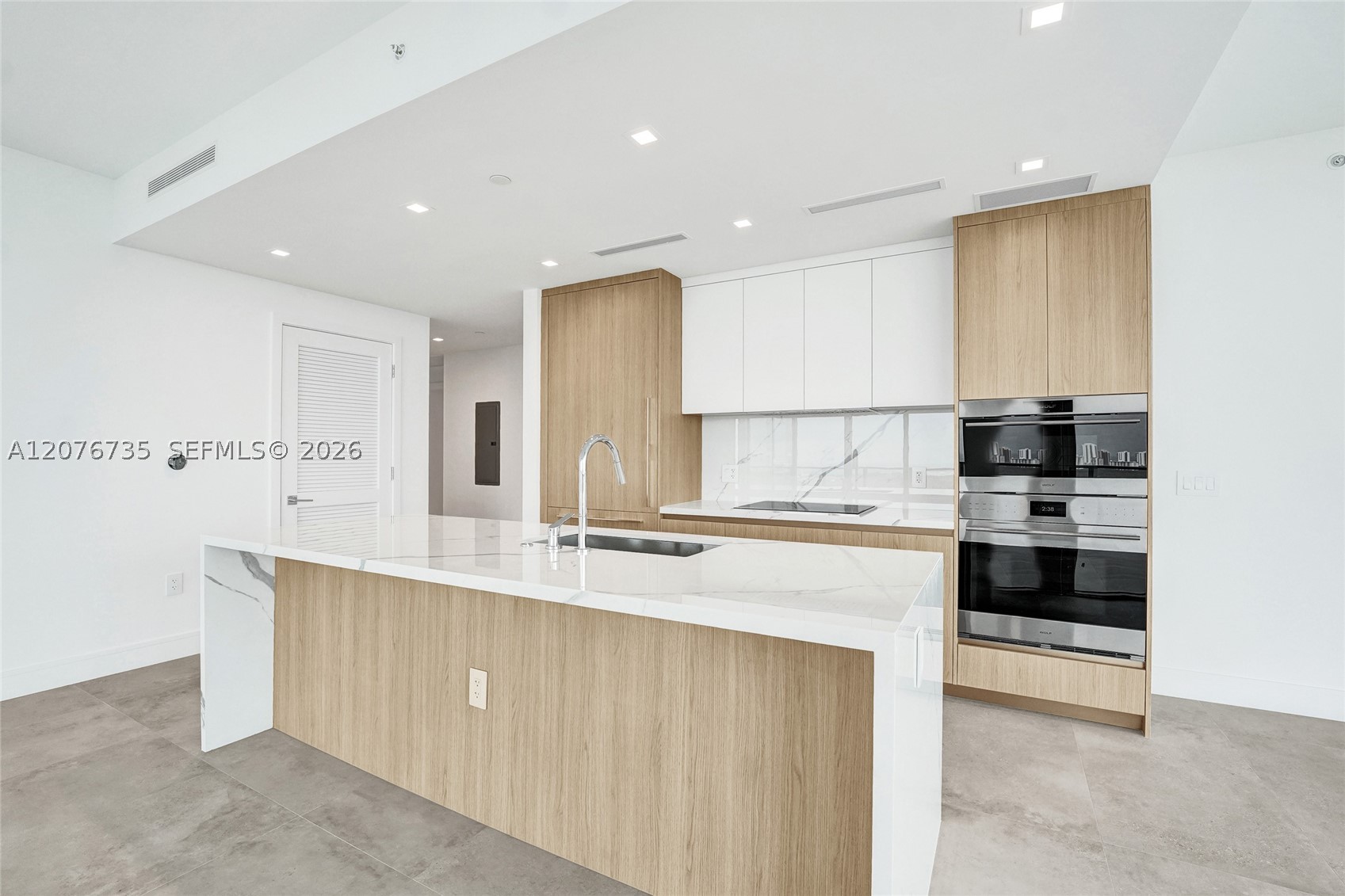 2411 Laguna Circle #2511, North Miami FL 33181