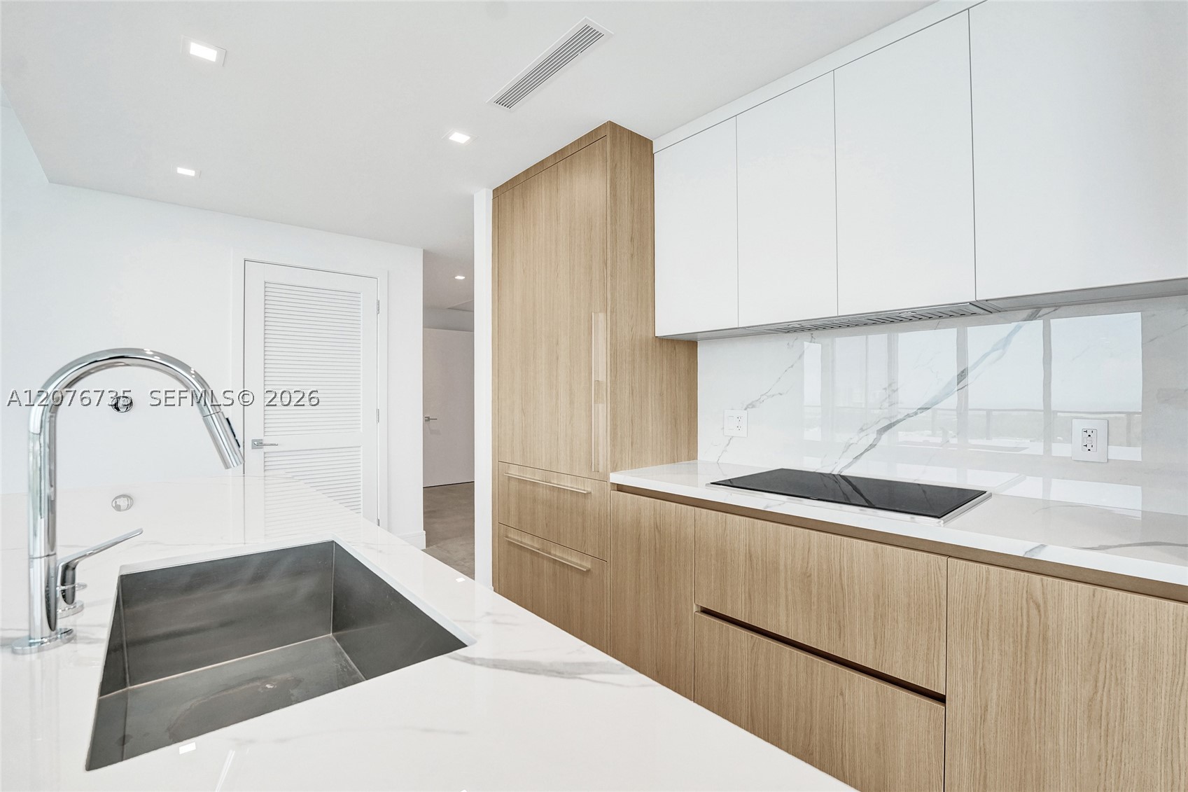 2411 Laguna Circle #2511, North Miami FL 33181