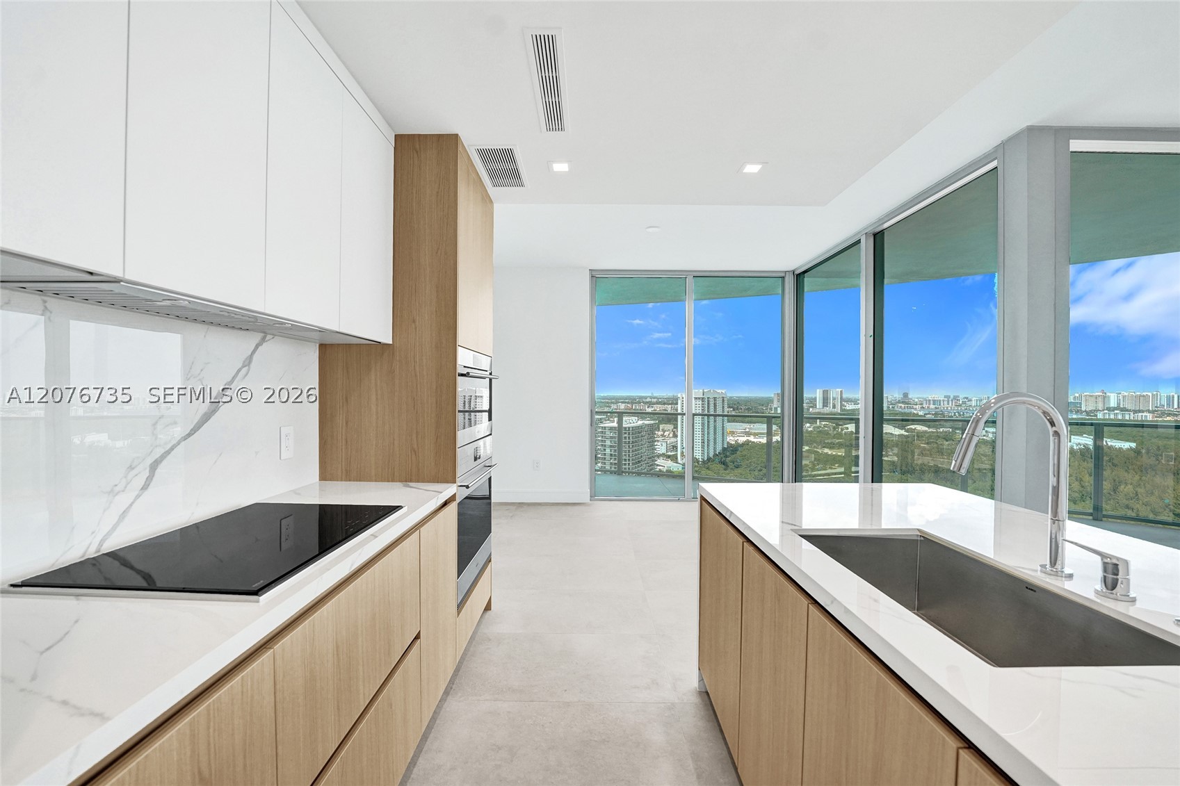 2411 Laguna Circle #2511, North Miami FL 33181