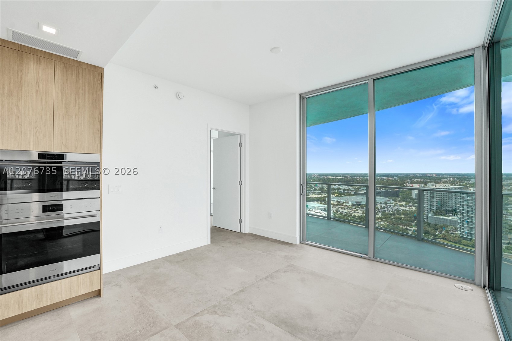 2411 Laguna Circle #2511, North Miami FL 33181