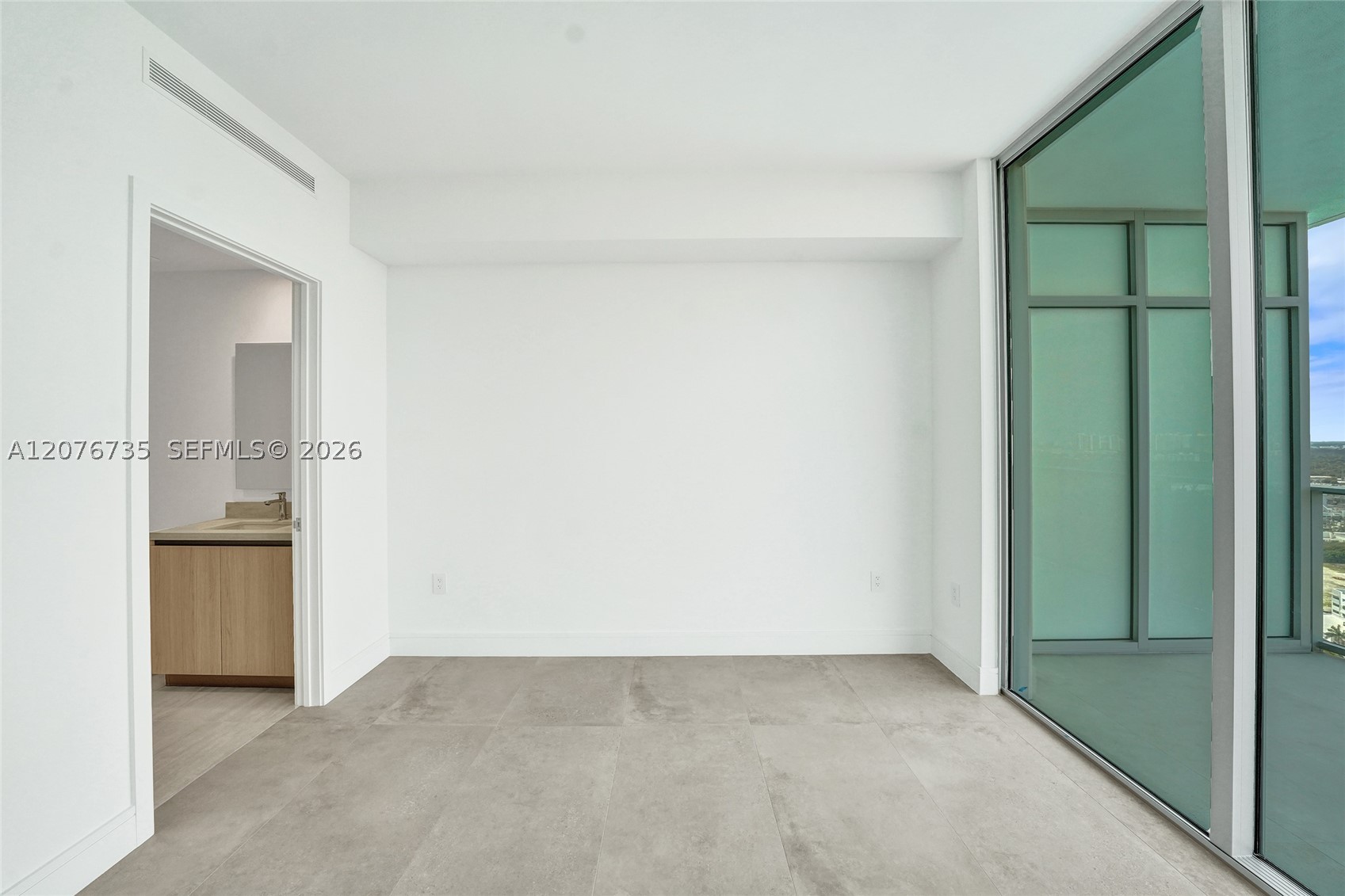 2411 Laguna Circle #2511, North Miami FL 33181