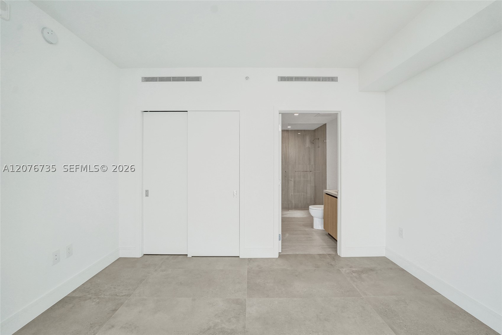 2411 Laguna Circle #2511, North Miami FL 33181