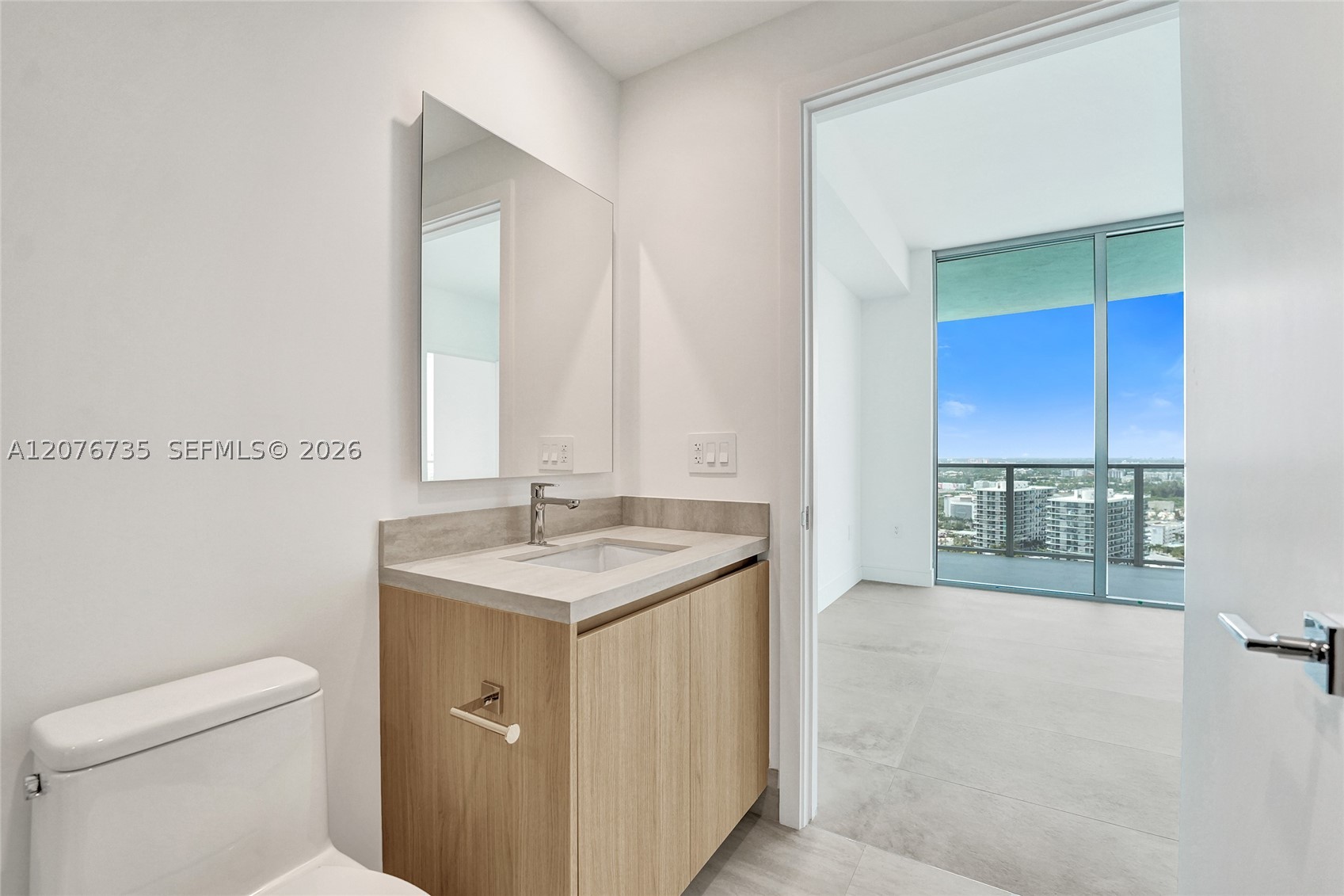 2411 Laguna Circle #2511, North Miami FL 33181