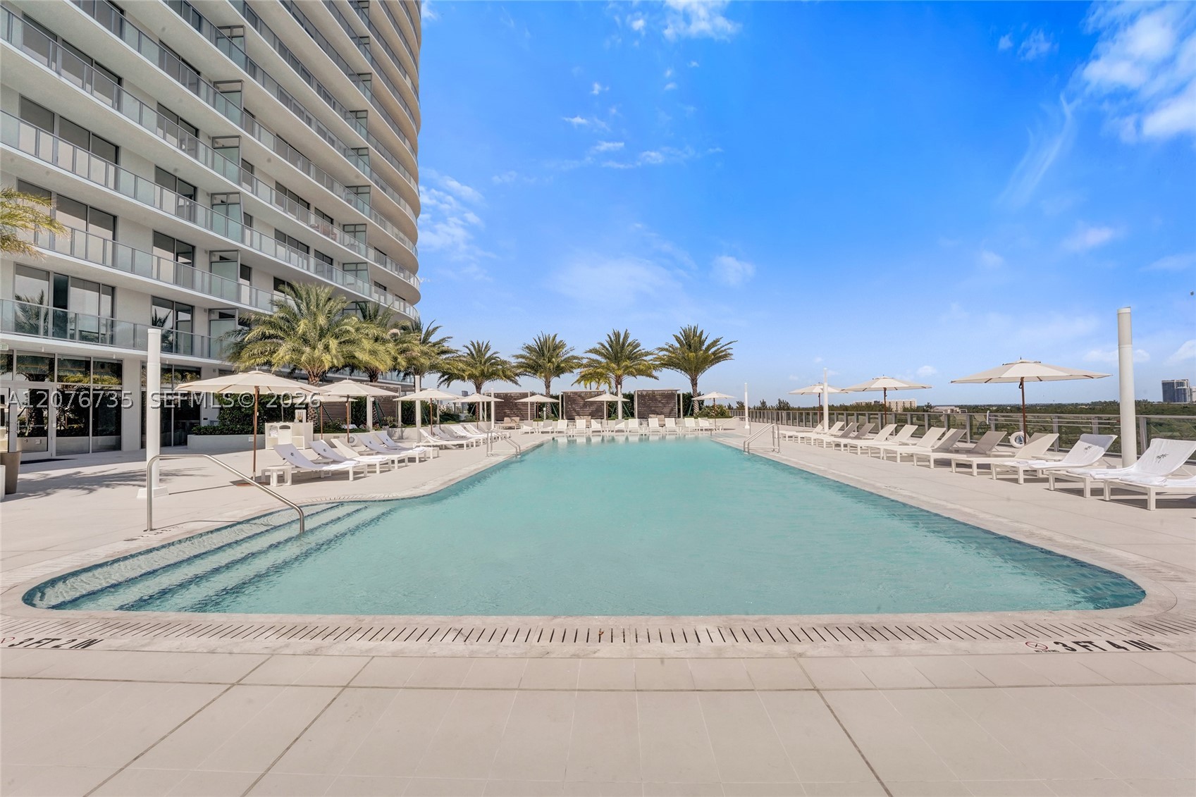 2411 Laguna Circle #2511, North Miami FL 33181