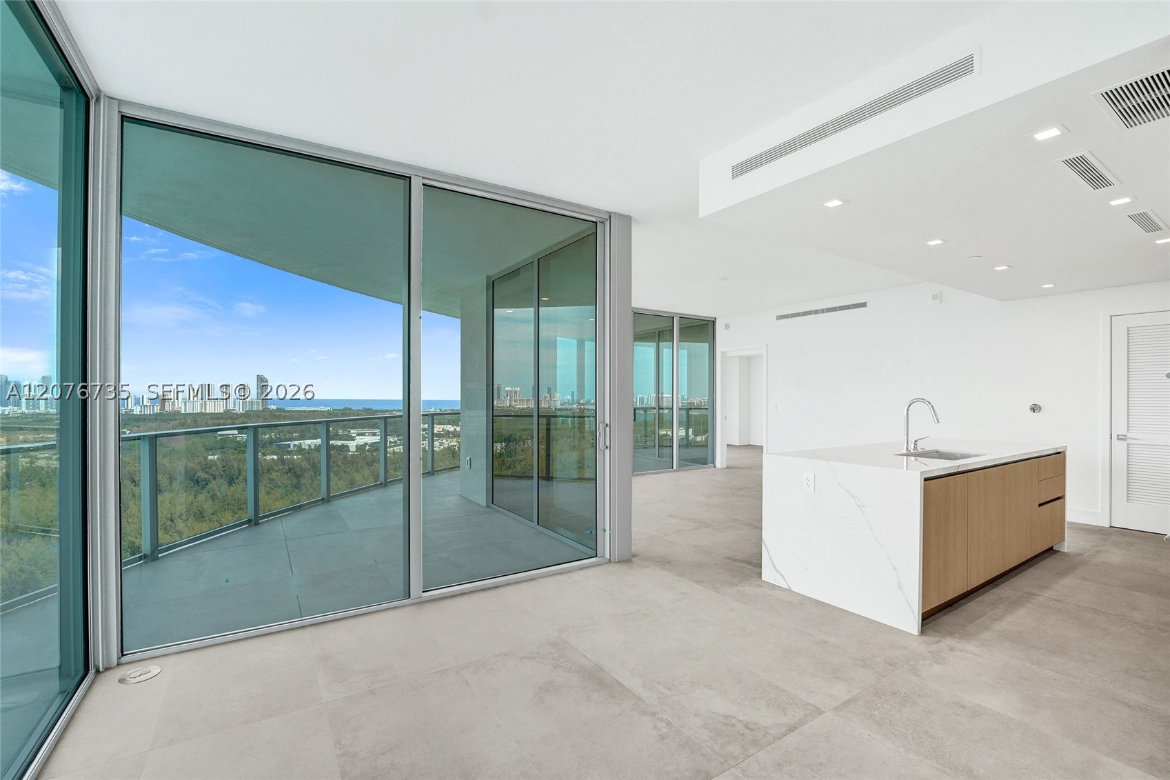 2411 Laguna Circle #2511, North Miami FL 33181