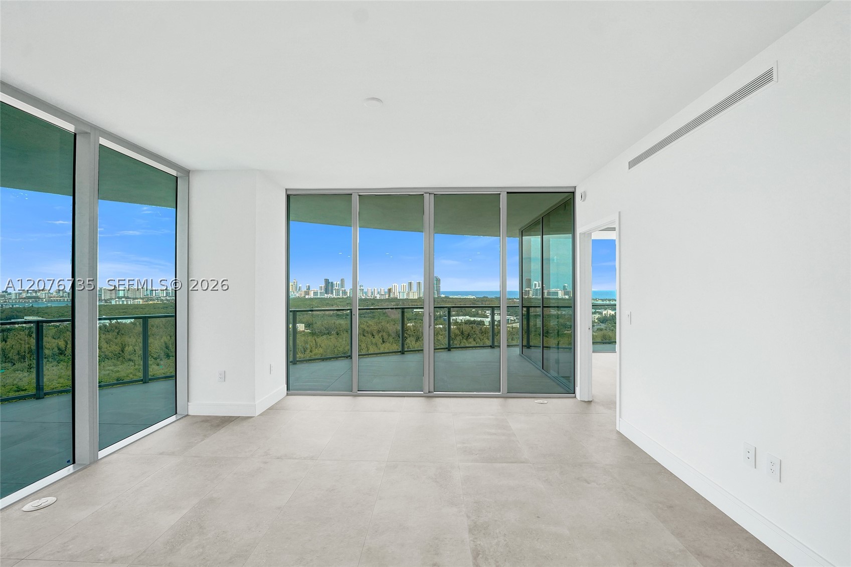 2411 Laguna Circle #2511, North Miami FL 33181