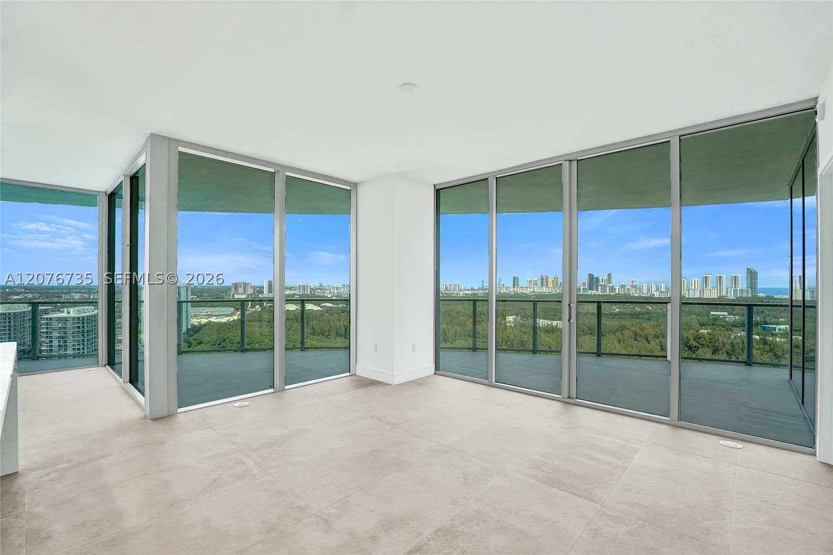 2411 Laguna Circle #2511, North Miami FL 33181