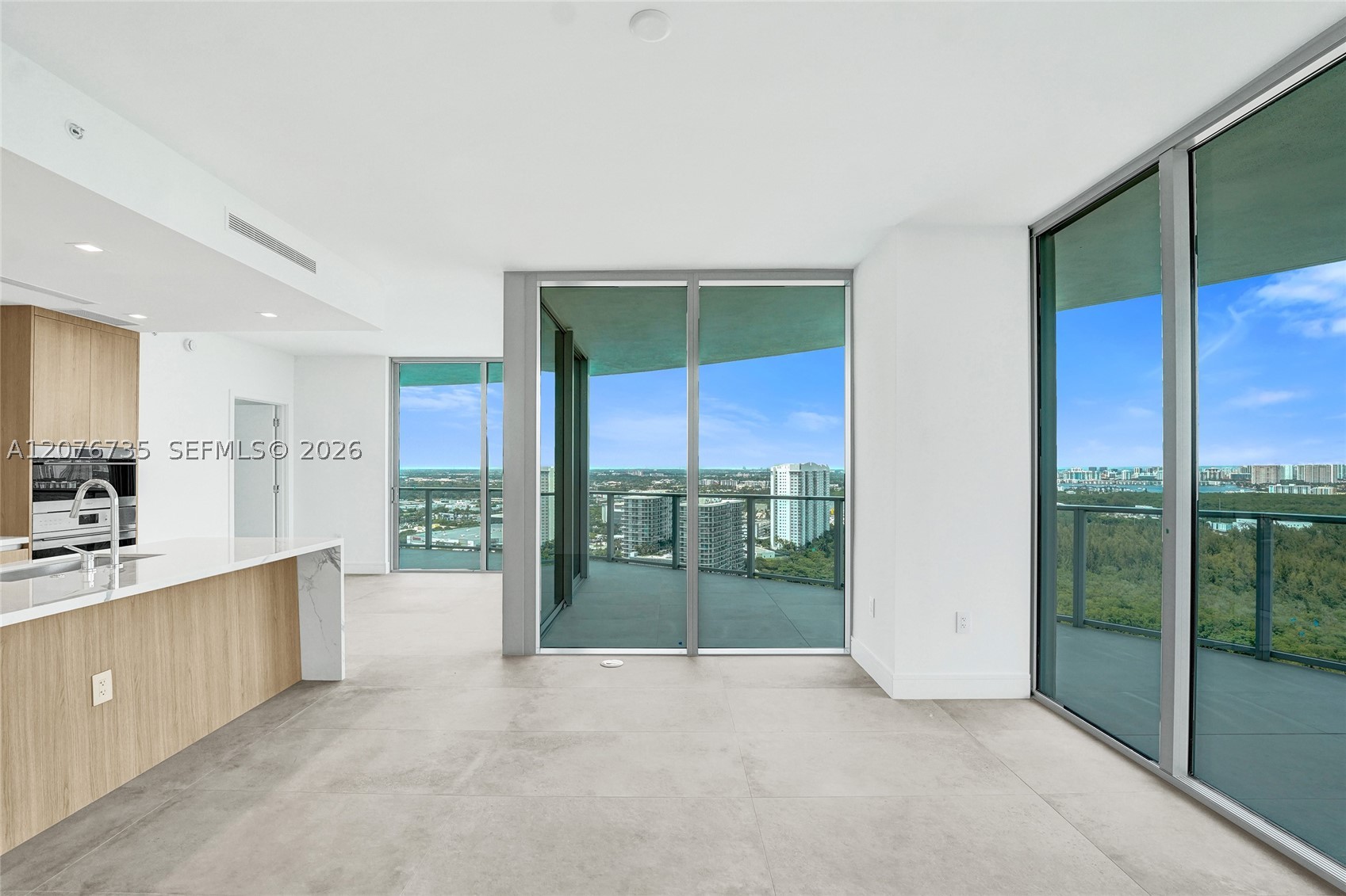 2411 Laguna Circle #2511, North Miami FL 33181