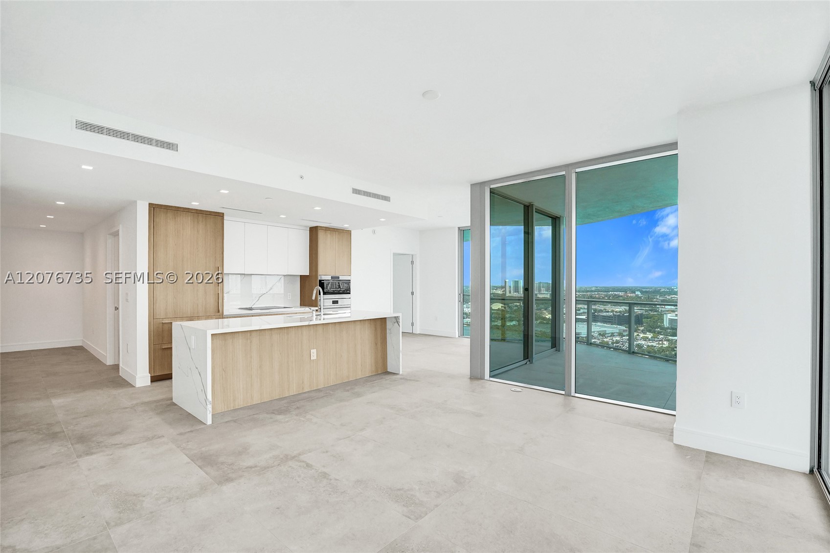 2411 Laguna Circle #2511, North Miami FL 33181