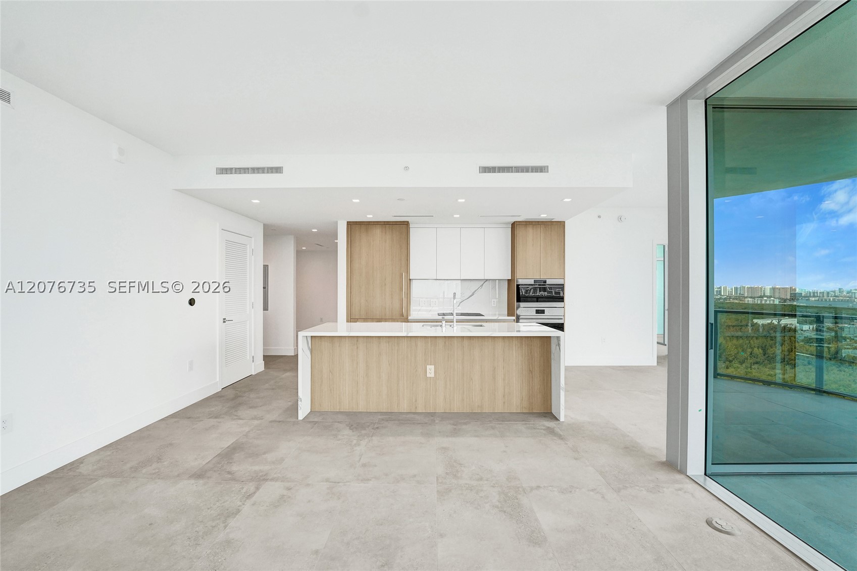 2411 Laguna Circle #2511, North Miami FL 33181