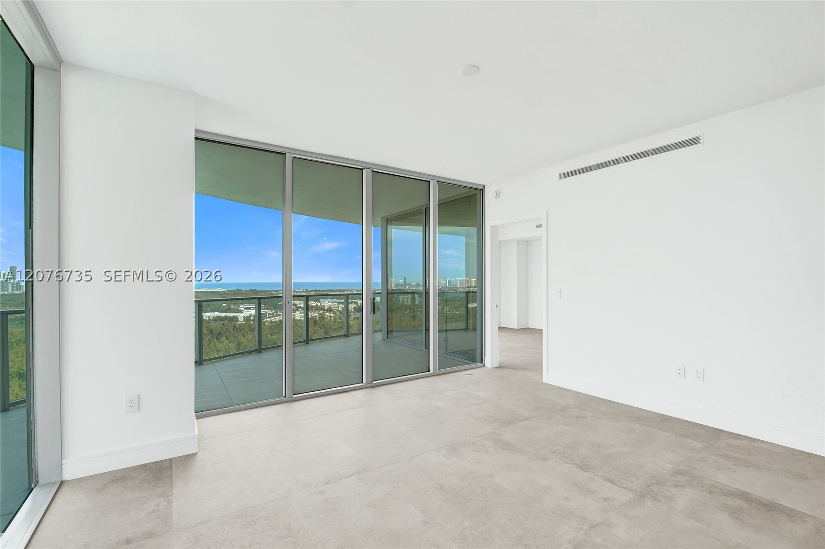 2411 Laguna Circle #2511, North Miami FL 33181