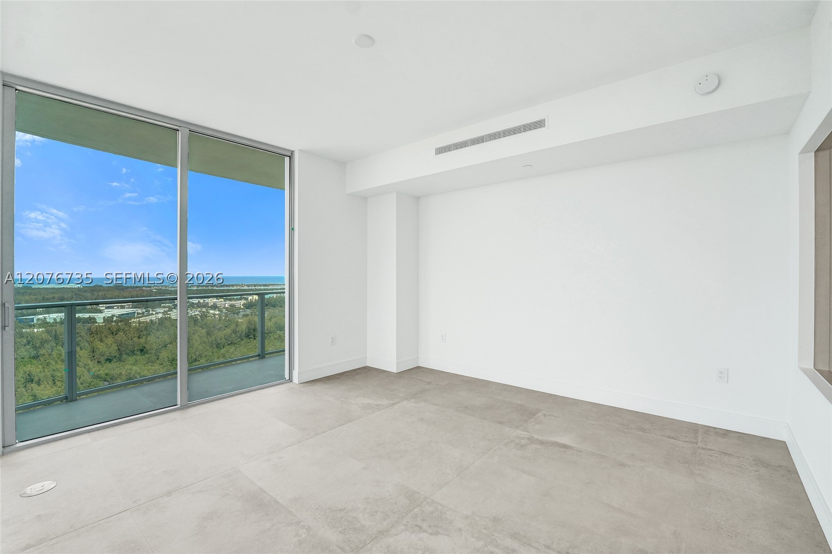 2411 Laguna Circle #2511, North Miami FL 33181