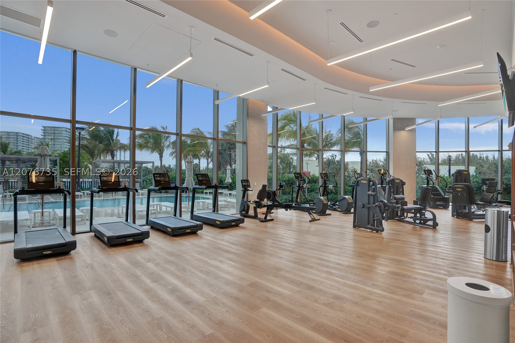 2411 Laguna Circle #2511, North Miami FL 33181