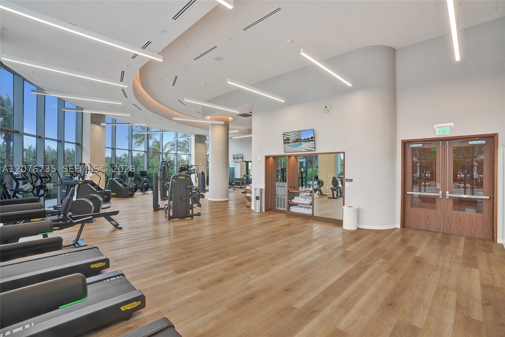 2411 Laguna Circle #2511, North Miami FL 33181