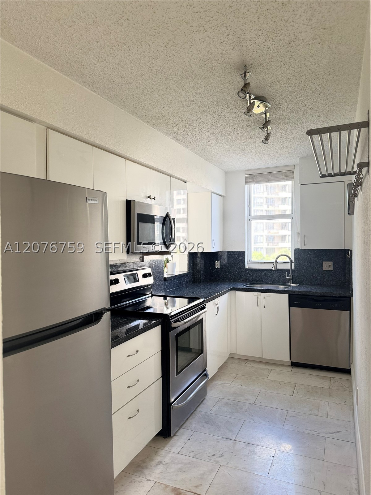 770 CLAUGHTON ISLAND DR #601, Miami FL 33131