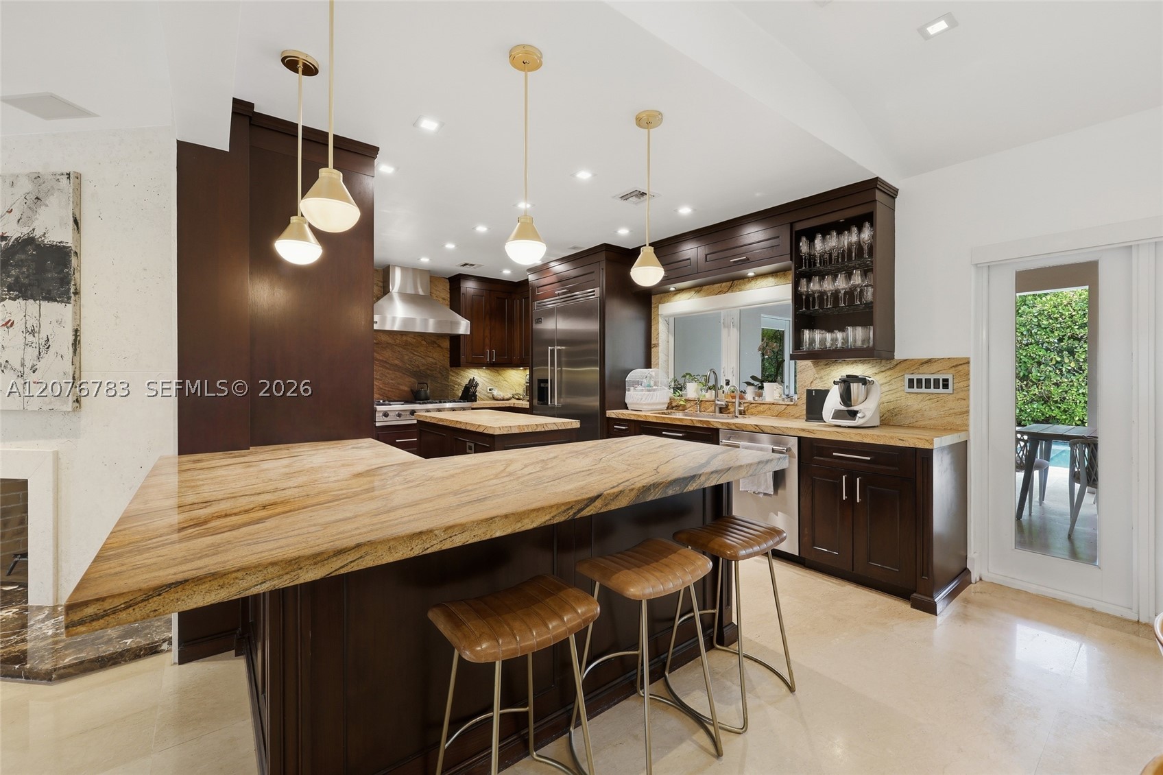 571 S Mashta Dr, Key Biscayne FL 33149