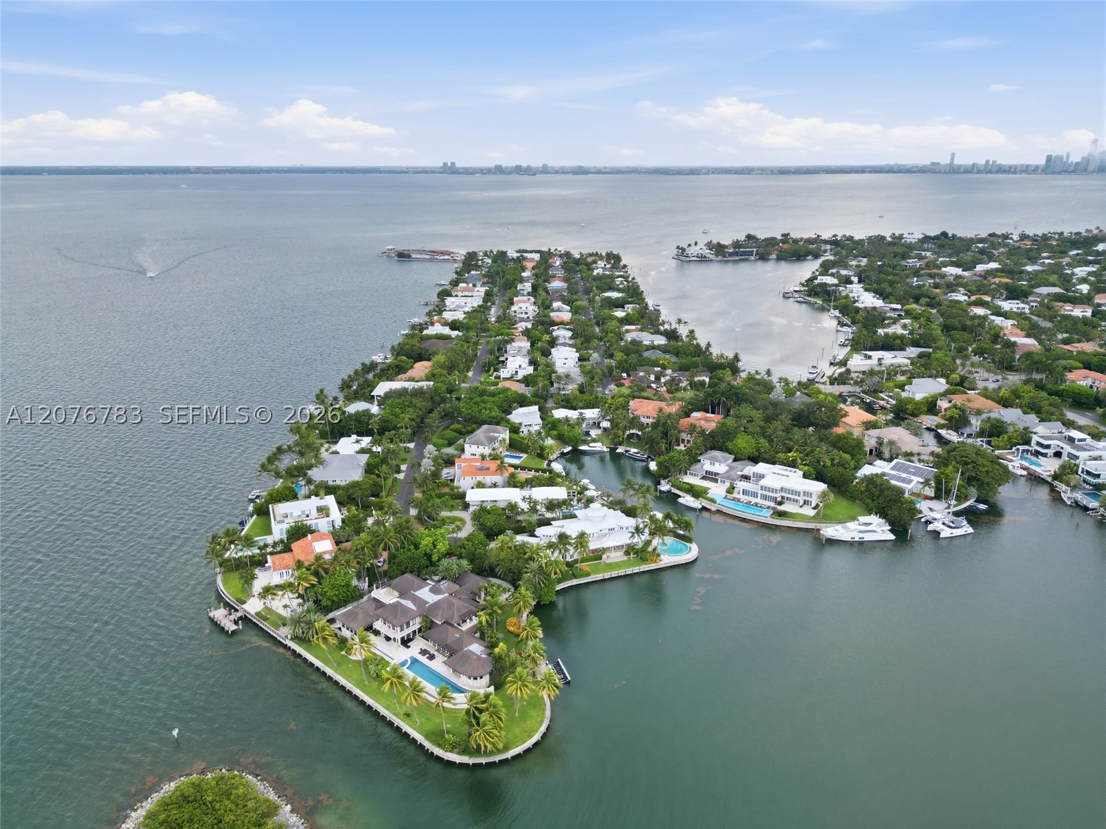 571 S Mashta Dr, Key Biscayne FL 33149