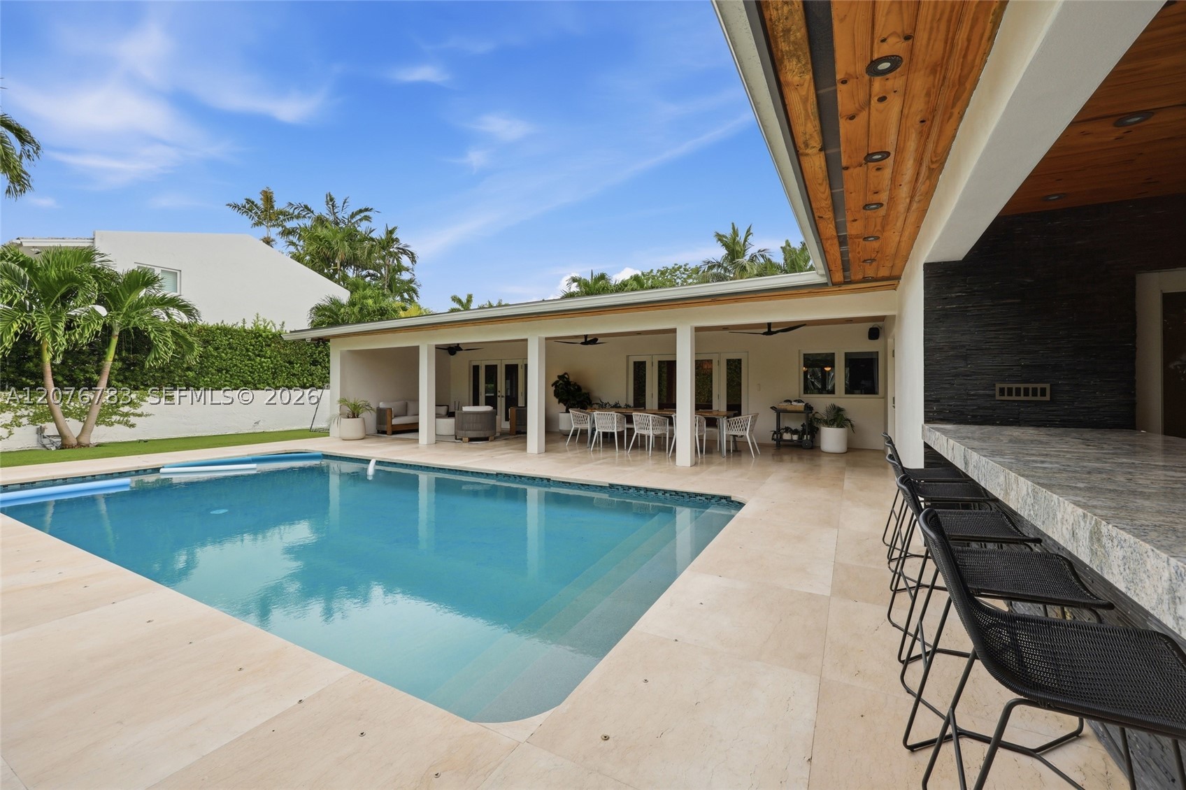 571 S Mashta Dr, Key Biscayne FL 33149