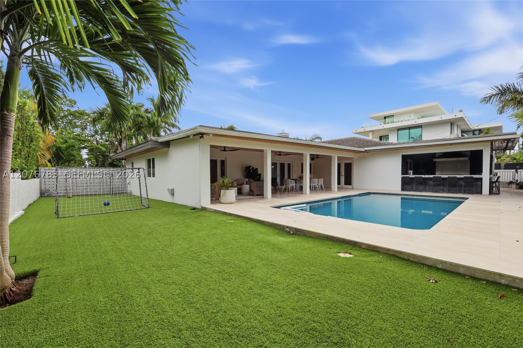 571 S Mashta Dr, Key Biscayne FL 33149