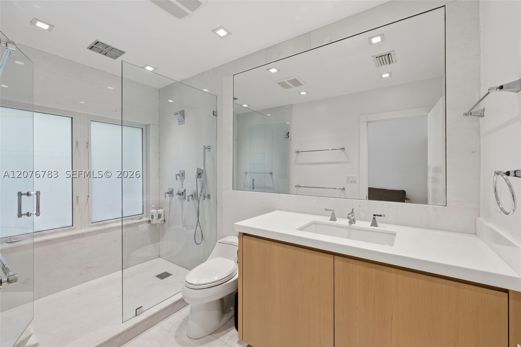 571 S Mashta Dr, Key Biscayne FL 33149