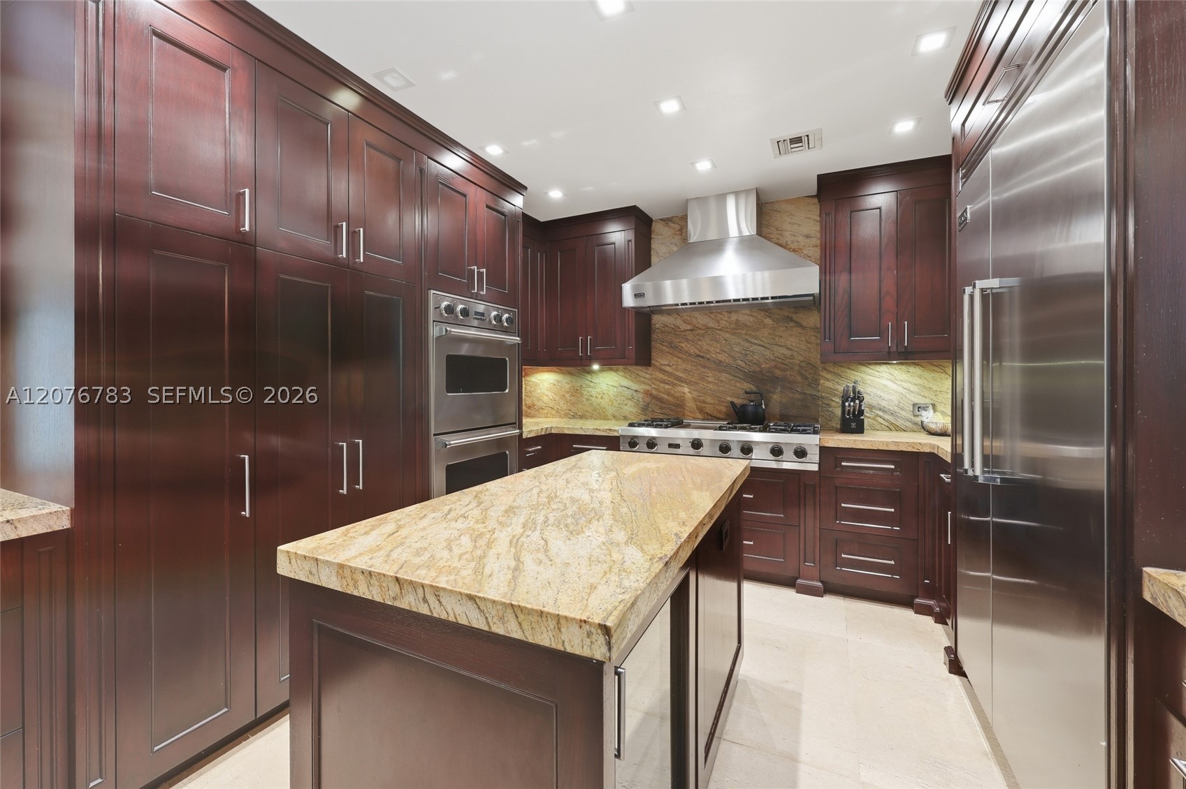 571 S Mashta Dr, Key Biscayne FL 33149
