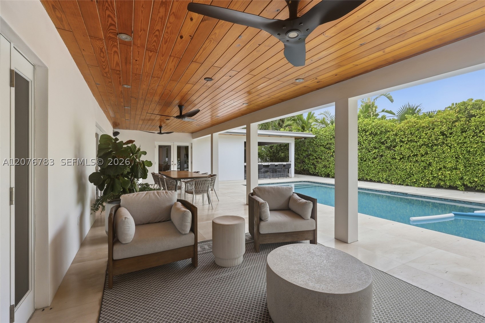 571 S Mashta Dr, Key Biscayne FL 33149
