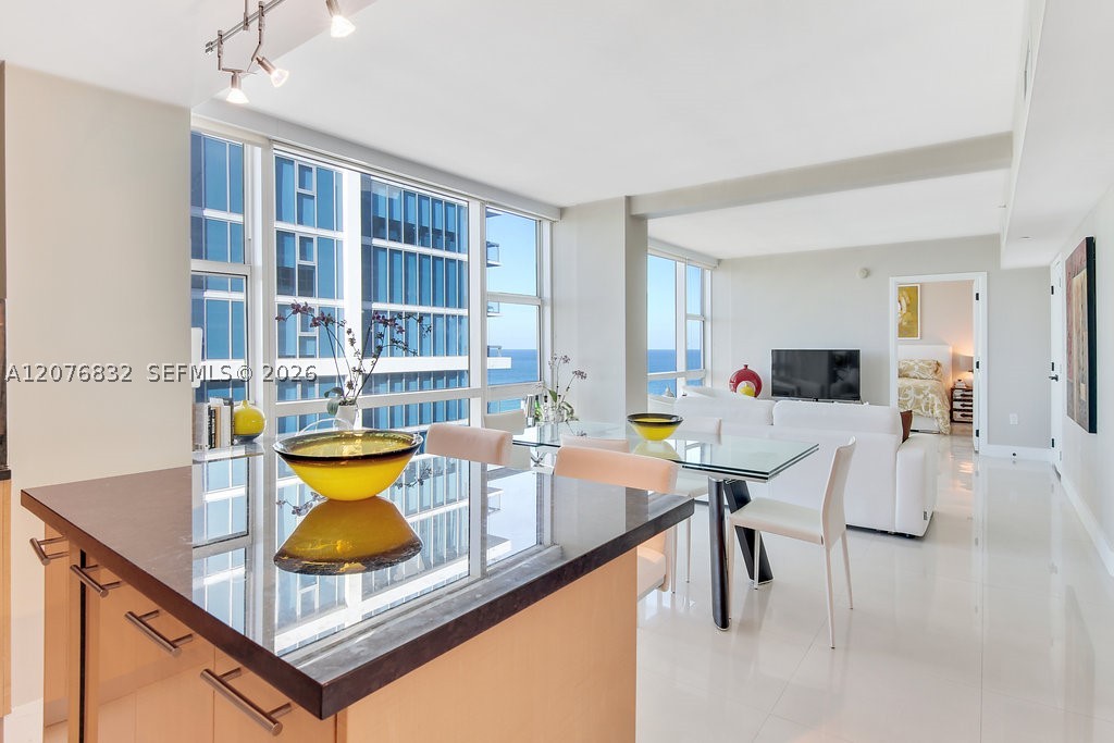 6801 Collins Ave #1216, Miami Beach FL 33141