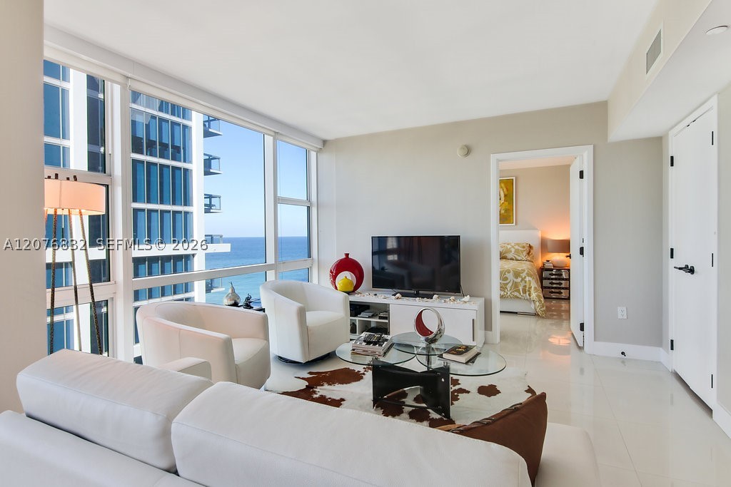 6801 Collins Ave #1216, Miami Beach FL 33141