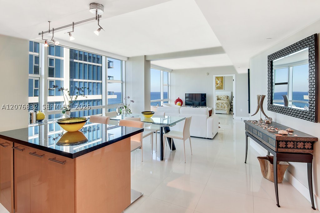 6801 Collins Ave #1216, Miami Beach FL 33141