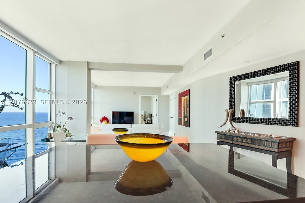 6801 Collins Ave #1216, Miami Beach FL 33141