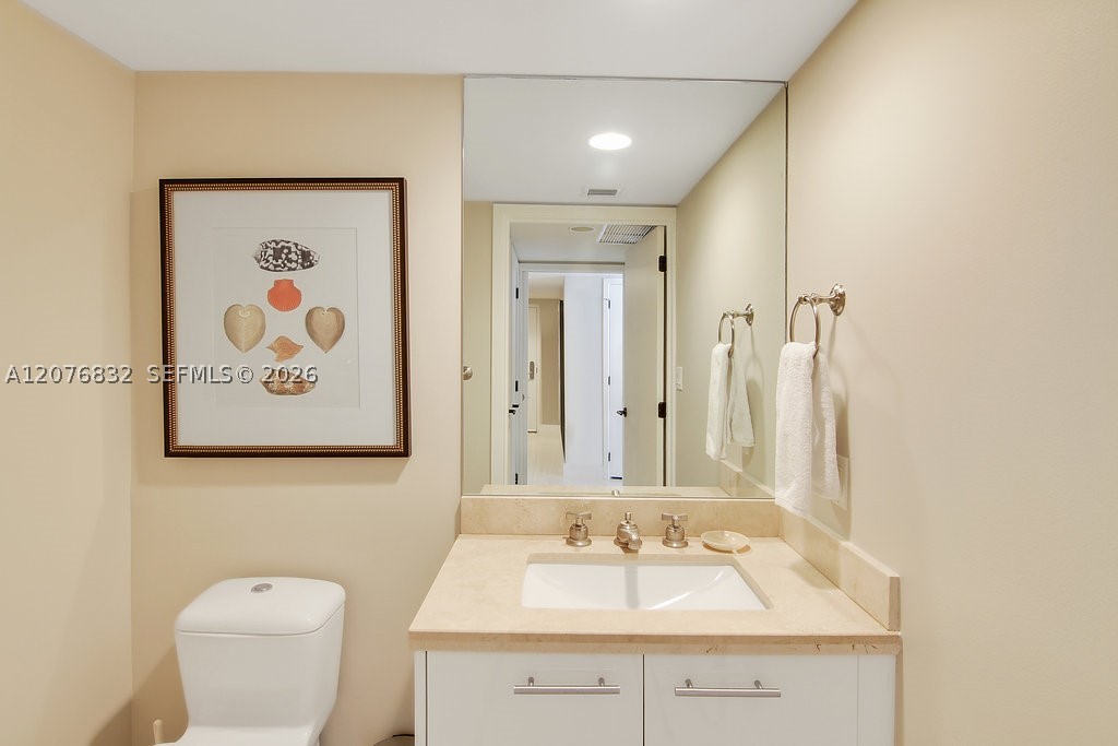 6801 Collins Ave #1216, Miami Beach FL 33141