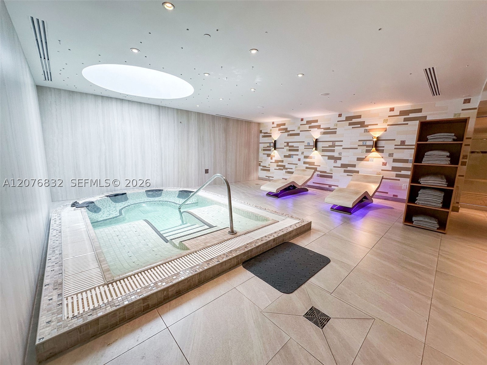 6801 Collins Ave #1216, Miami Beach FL 33141