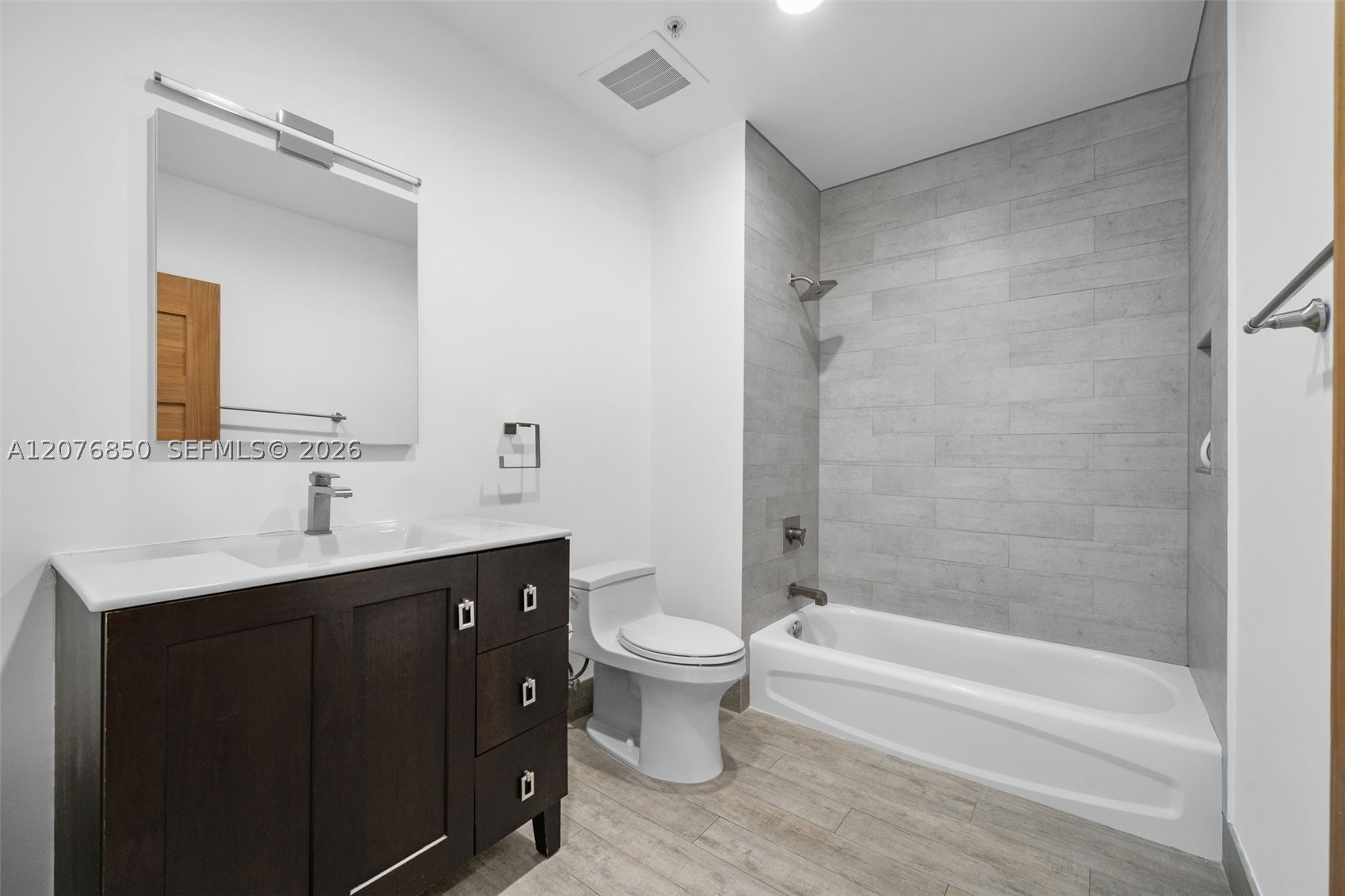 10 Aragon Ave #1602, Coral Gables FL 33134
