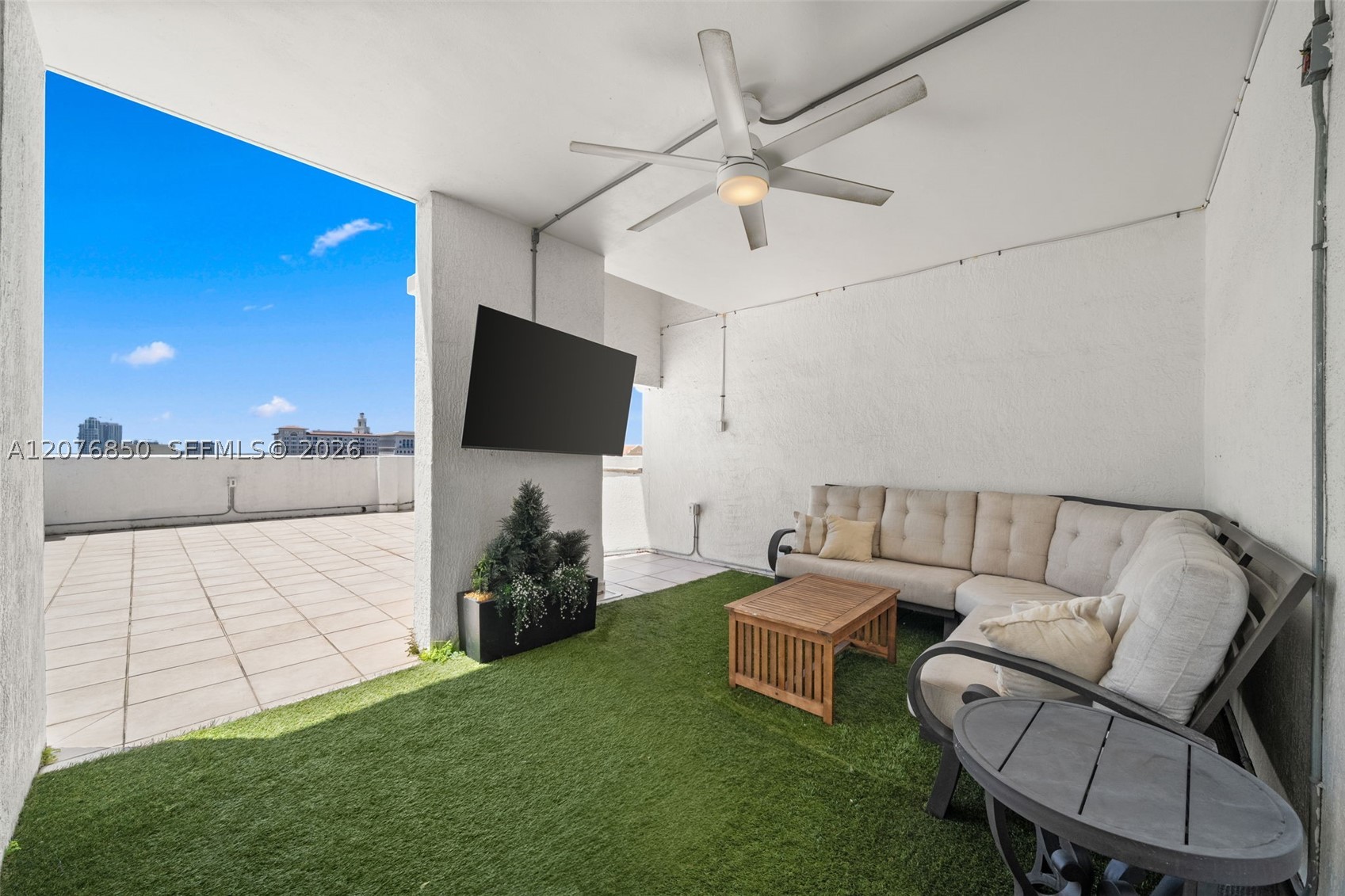 10 Aragon Ave #1602, Coral Gables FL 33134