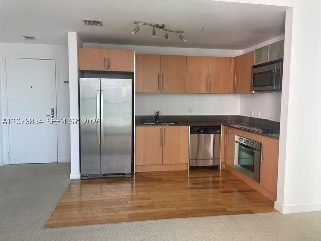 300 S Biscayne Blvd #T-2303, Miami FL 33131