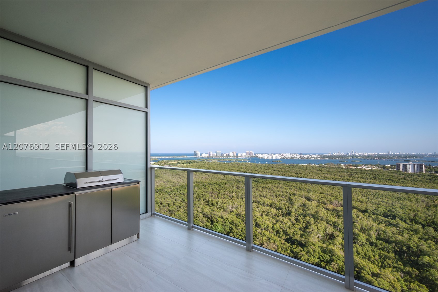 2411 Laguna Circle #2402, North Miami FL 33181