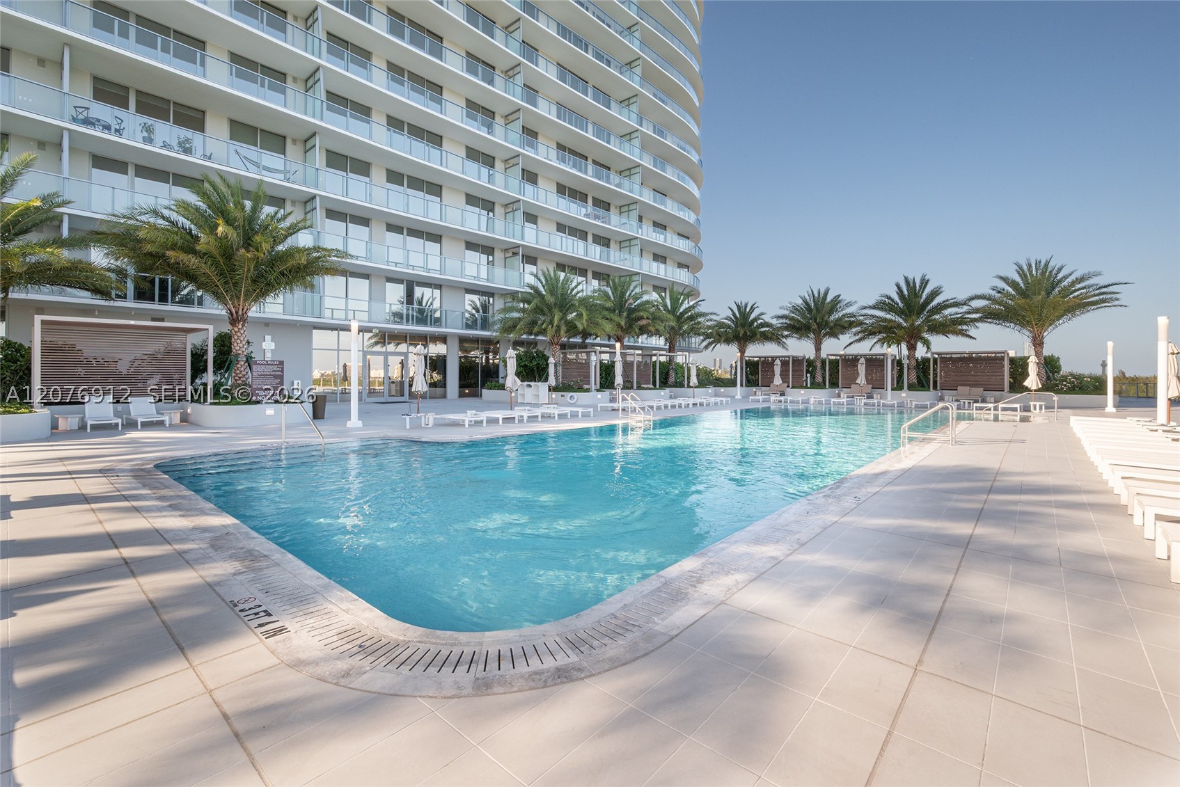 2411 Laguna Circle #2402, North Miami FL 33181