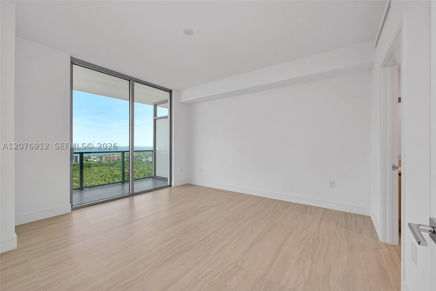 2411 Laguna Circle #2402, North Miami FL 33181
