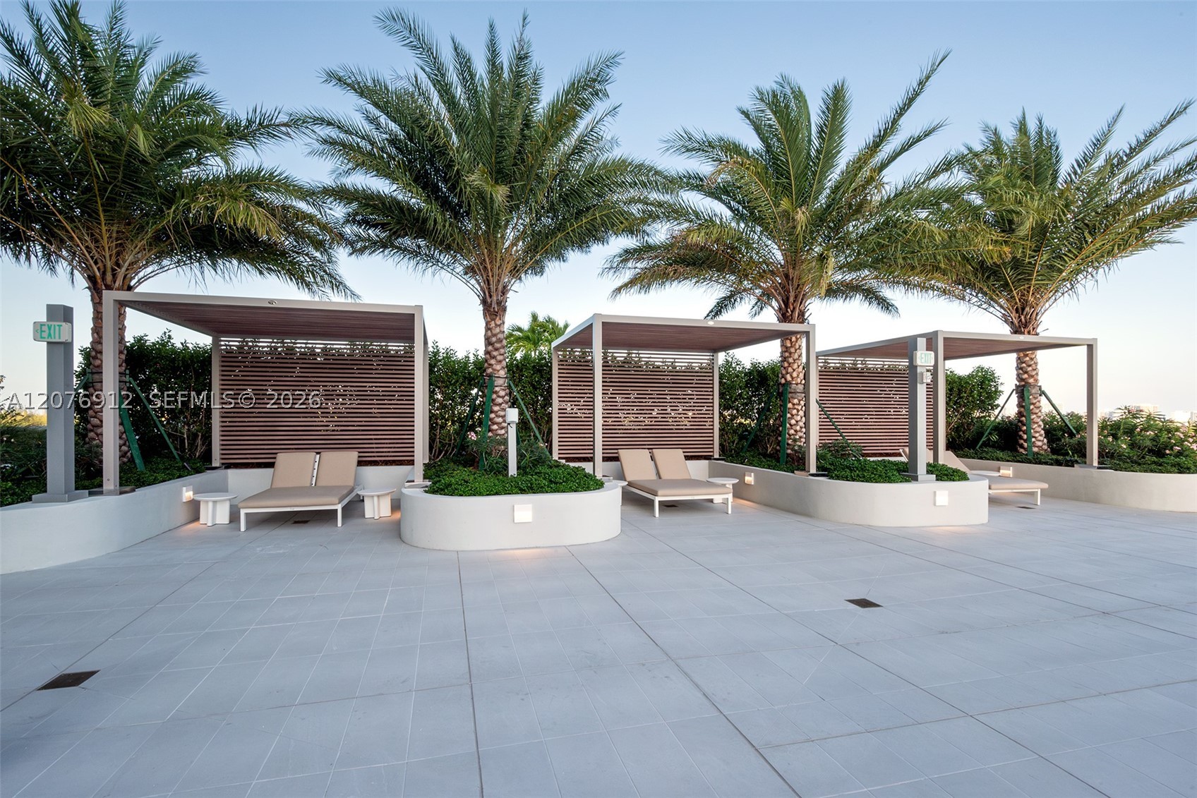 2411 Laguna Circle #2402, North Miami FL 33181