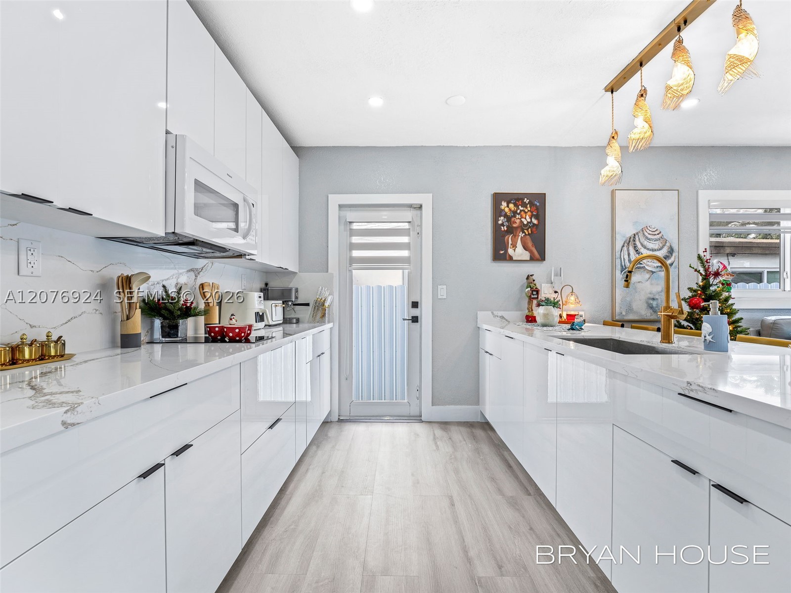 3341 NW 20th St, Miami FL 33142