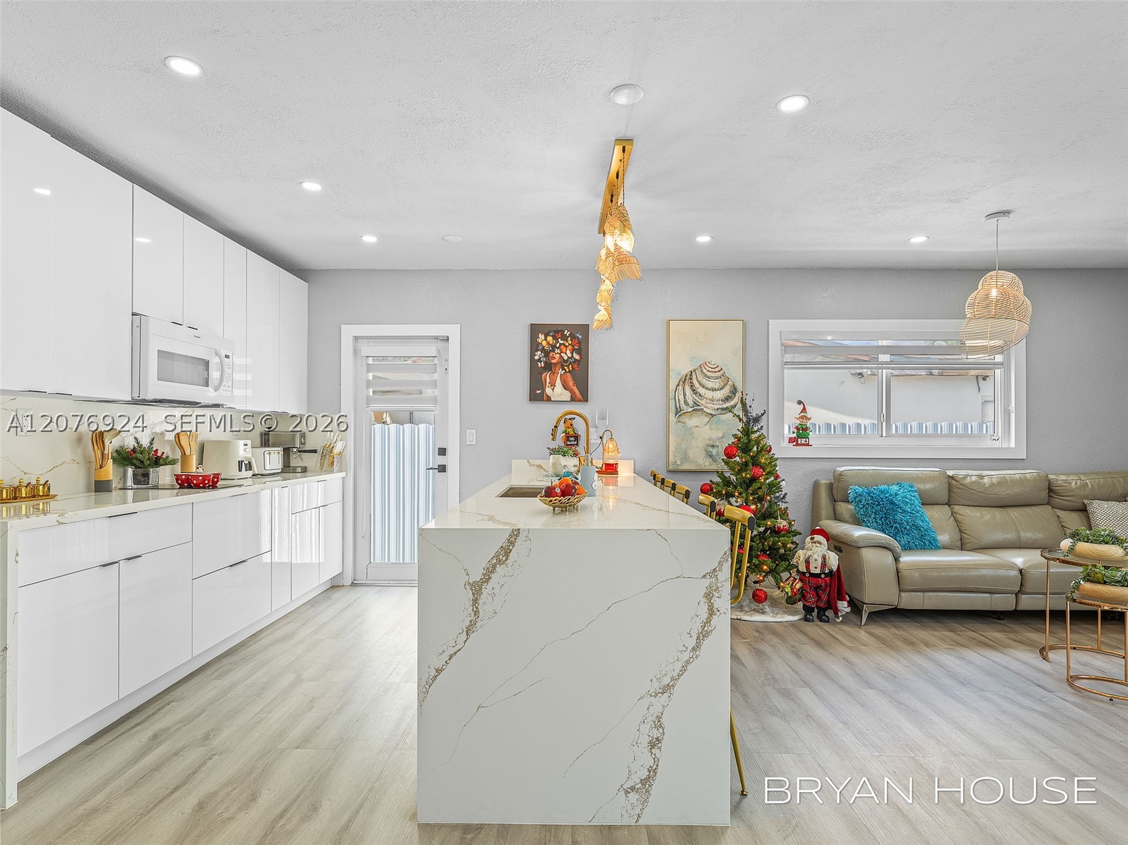 3341 NW 20th St, Miami FL 33142