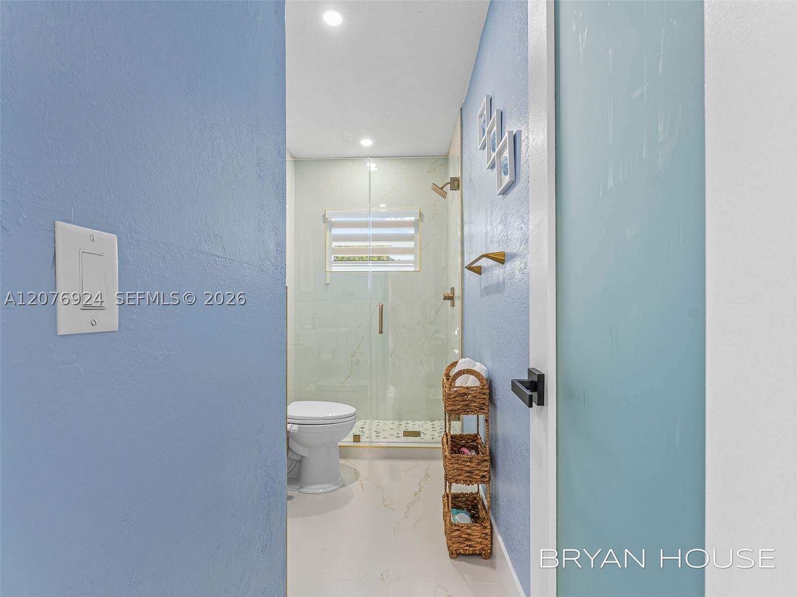 3341 NW 20th St, Miami FL 33142