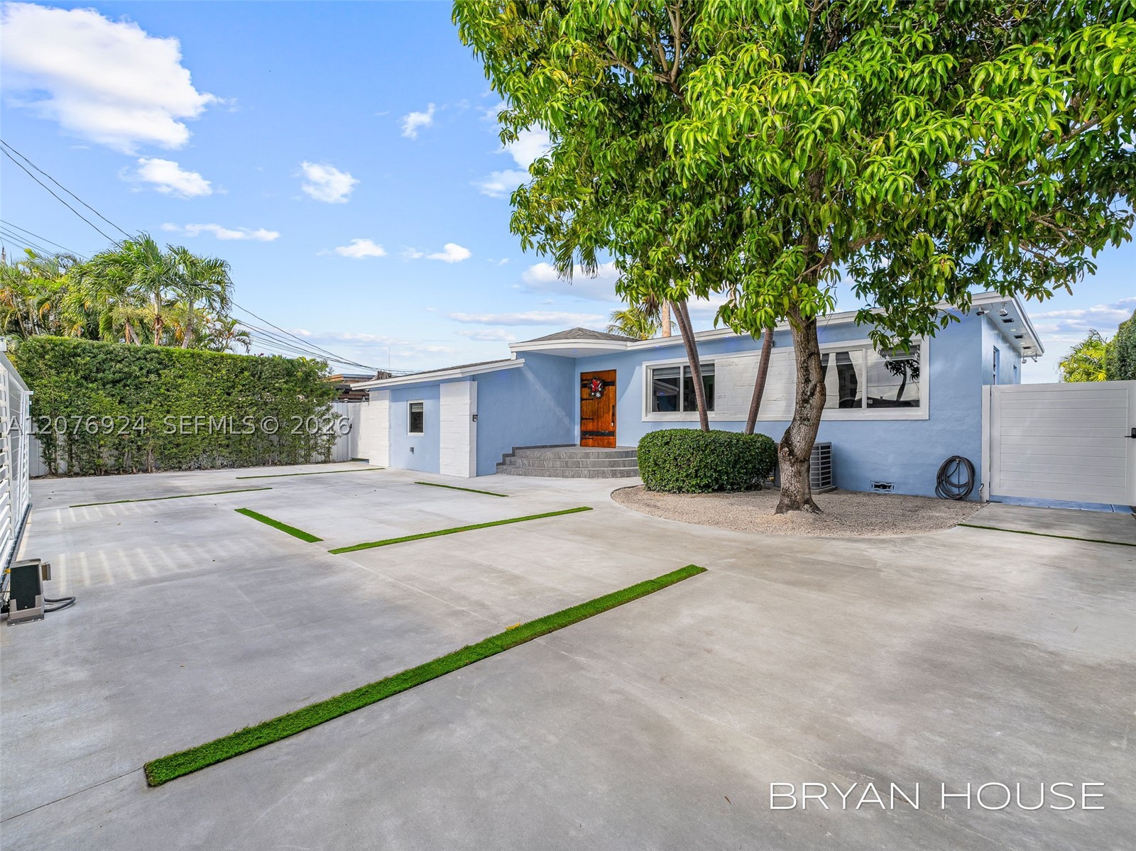 3341 NW 20th St, Miami FL 33142