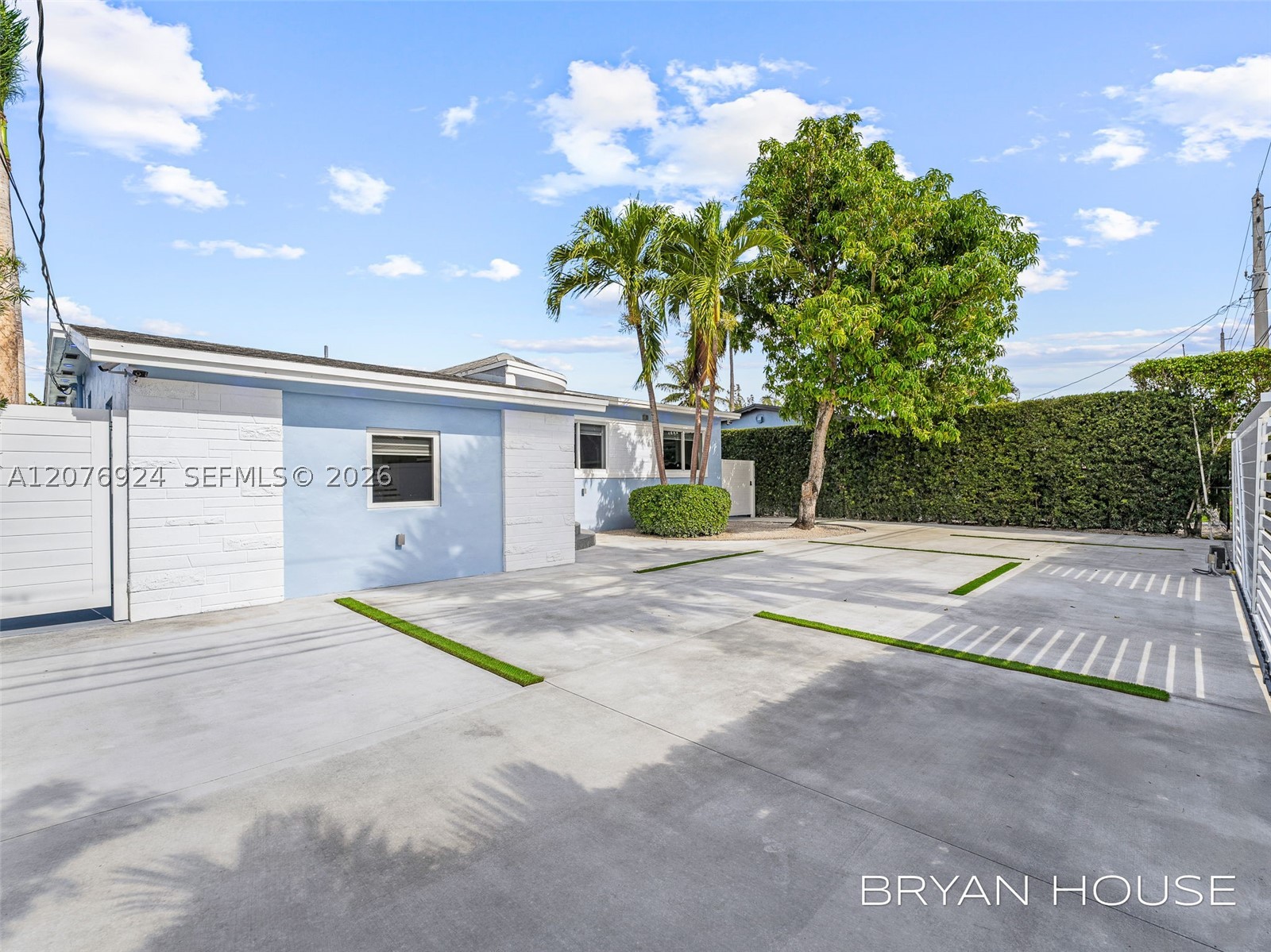 3341 NW 20th St, Miami FL 33142